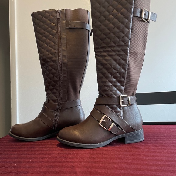 Torrid knee-high boots - Picture 2 of 4